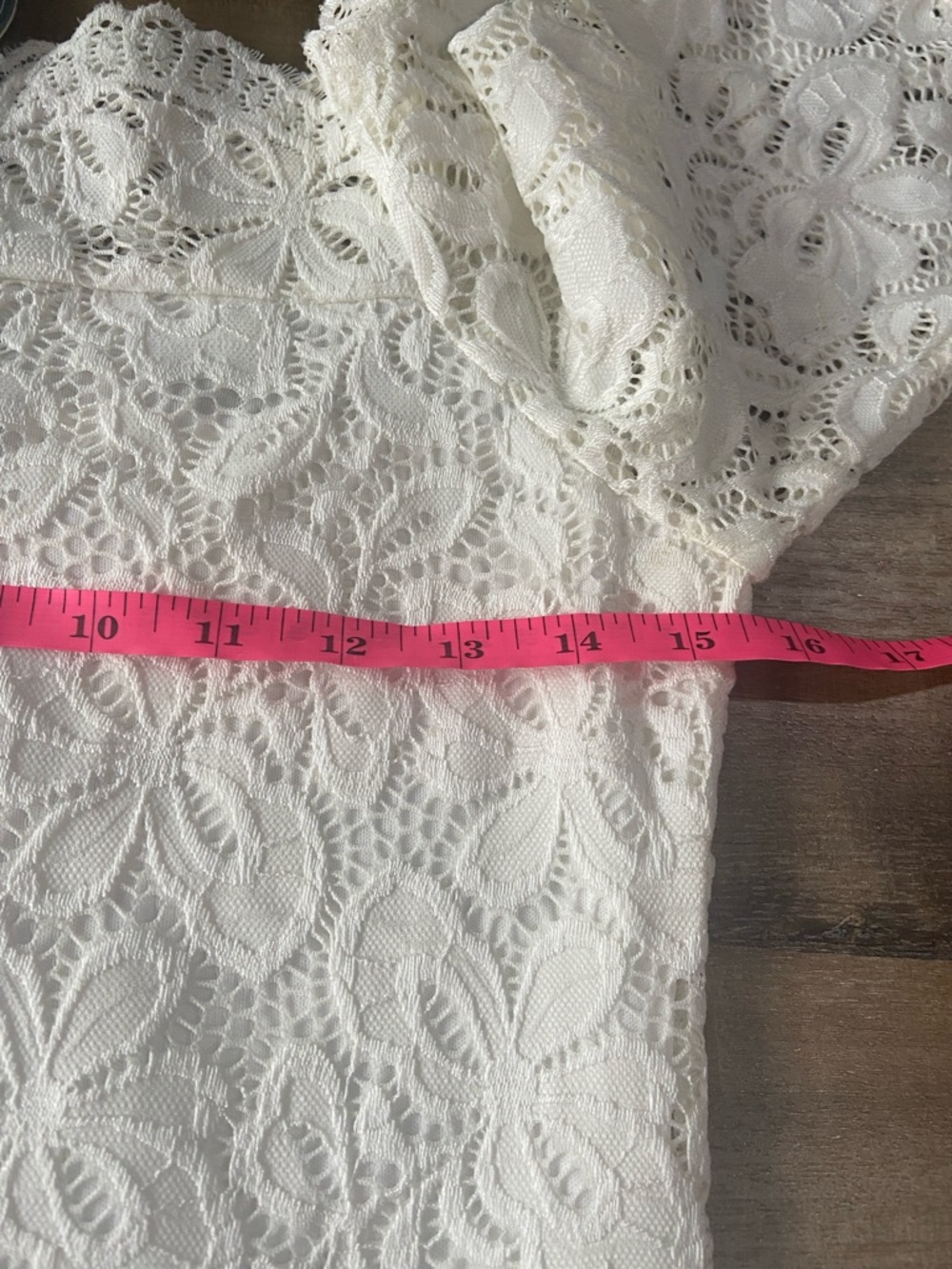 Elegant White Lace Off-Shoulder Dress - Picture 9 of 10